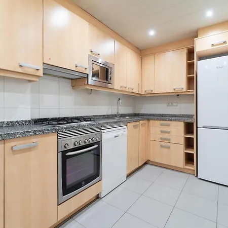 Near Ramblas 3 Flat Min 32 Days Parking Optional Apartamento *