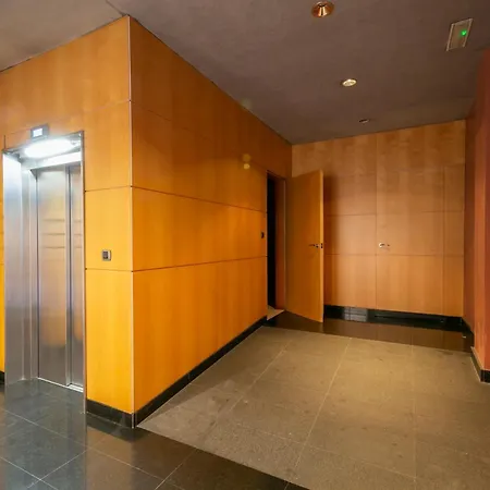 Near Ramblas 3 Flat Min 32 Days Parking Optional Apartmán
