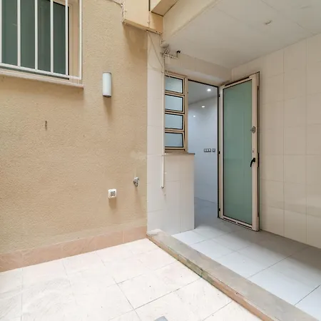 Near Ramblas 3 Flat Min 32 Days Parking Optional *
